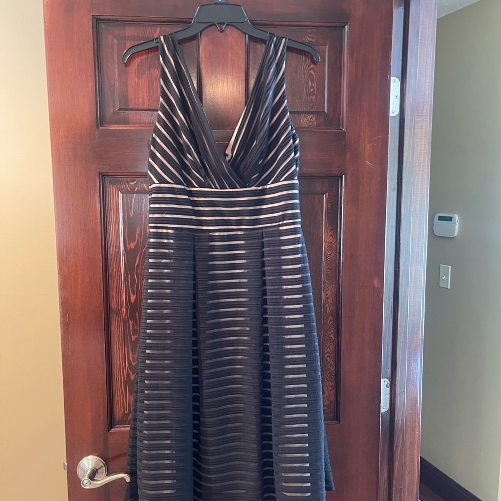 Beautiful dress for weddings, dinner date.